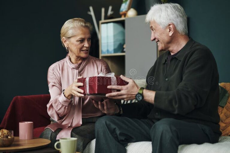Quels Sont Les Meilleurs Cadeaux Pour Faire Plaisir à Vos Grands-Parents 3 Quels Sont Les Meilleurs Cadeaux Pour Faire Plaisir à Vos Grands-Parents