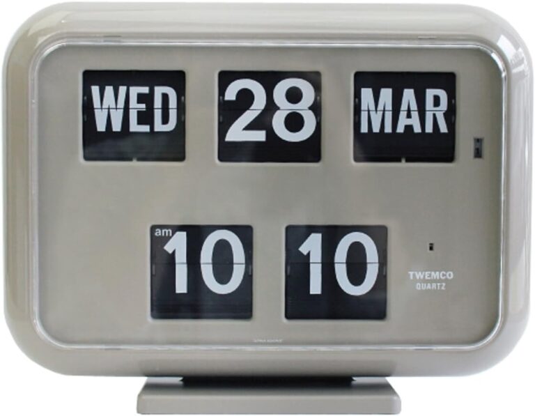 horloge avec calendrier et formulaire fiscal francais