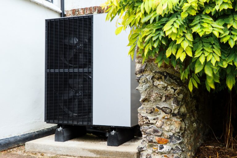 Quels Sont Les Avantages D’Installer Une Pompe À Chaleur Dans Un Immeuble Ancien 4 Quels Sont Les Avantages D’Installer Une Pompe À Chaleur Dans Un Immeuble Ancien