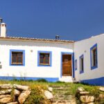 maisons-traditionnelles-portugaises-en-bord-de-mer